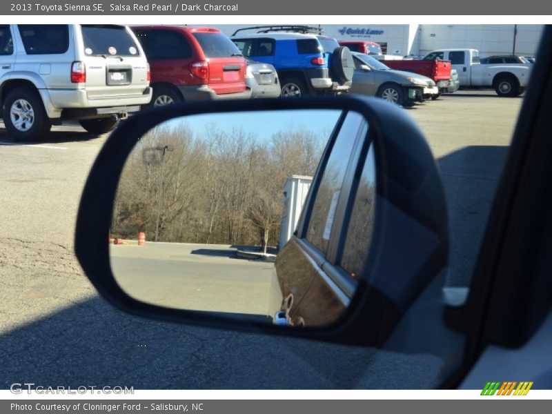 Salsa Red Pearl / Dark Charcoal 2013 Toyota Sienna SE