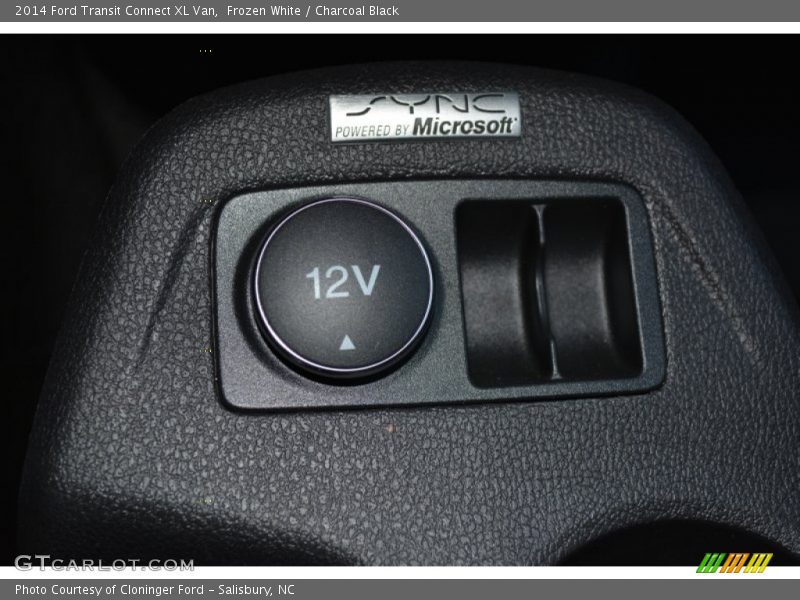 Frozen White / Charcoal Black 2014 Ford Transit Connect XL Van