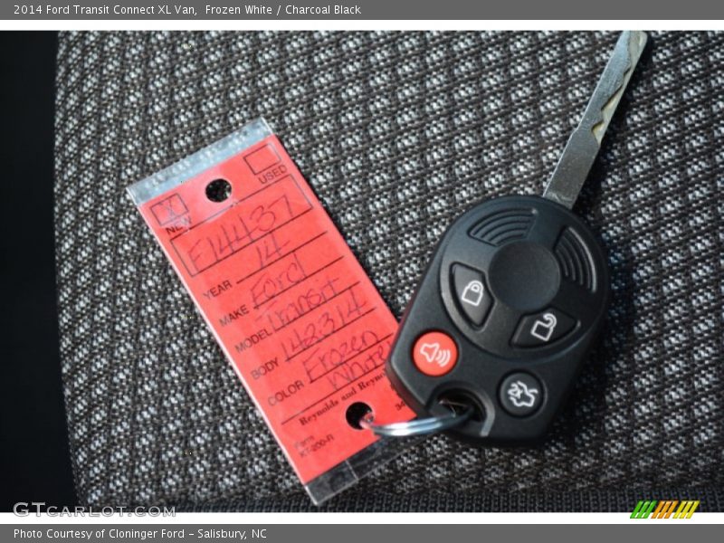 Frozen White / Charcoal Black 2014 Ford Transit Connect XL Van