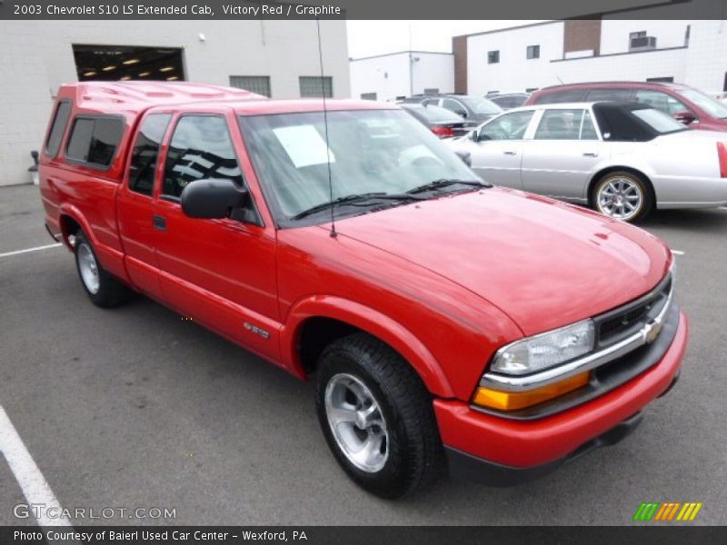 Victory Red / Graphite 2003 Chevrolet S10 LS Extended Cab