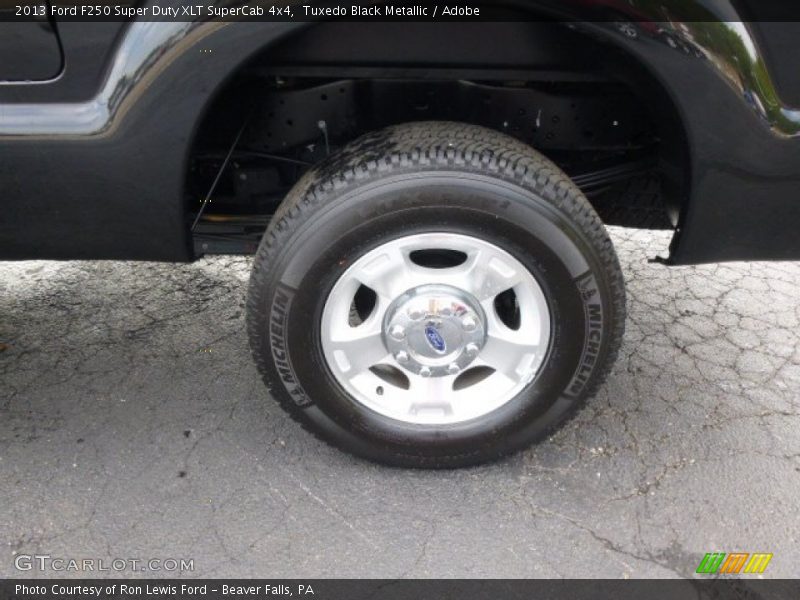 Tuxedo Black Metallic / Adobe 2013 Ford F250 Super Duty XLT SuperCab 4x4