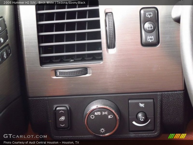 Controls of 2008 H2 SUV