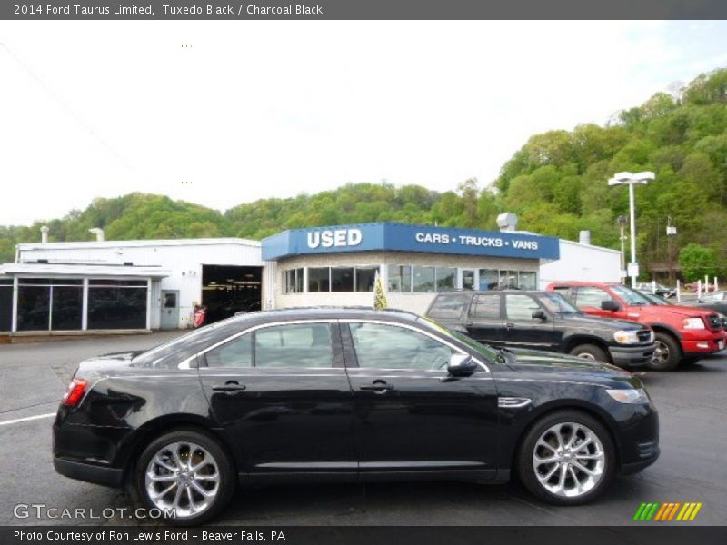Tuxedo Black / Charcoal Black 2014 Ford Taurus Limited