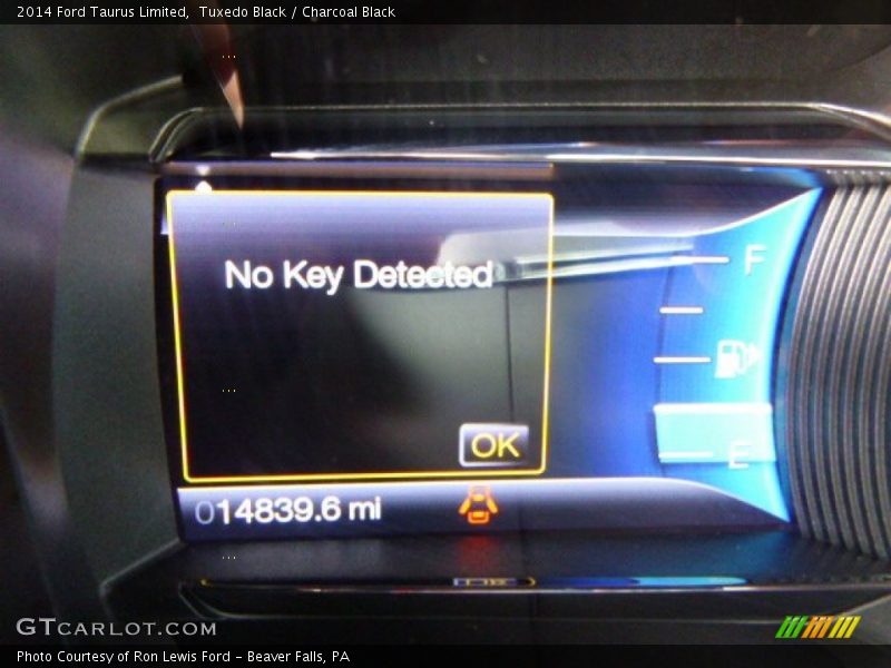 Tuxedo Black / Charcoal Black 2014 Ford Taurus Limited