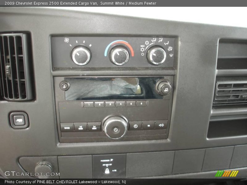 Summit White / Medium Pewter 2009 Chevrolet Express 2500 Extended Cargo Van