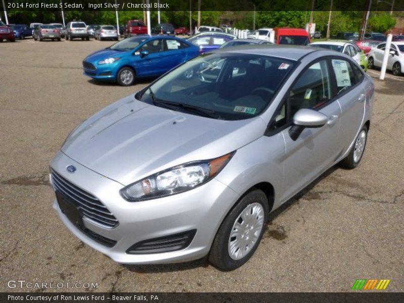 Ingot Silver / Charcoal Black 2014 Ford Fiesta S Sedan