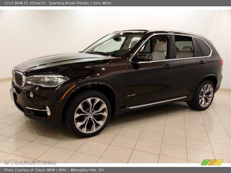 Front 3/4 View of 2014 X5 xDrive35i