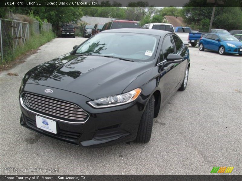Tuxedo Black / Charcoal Black 2014 Ford Fusion SE