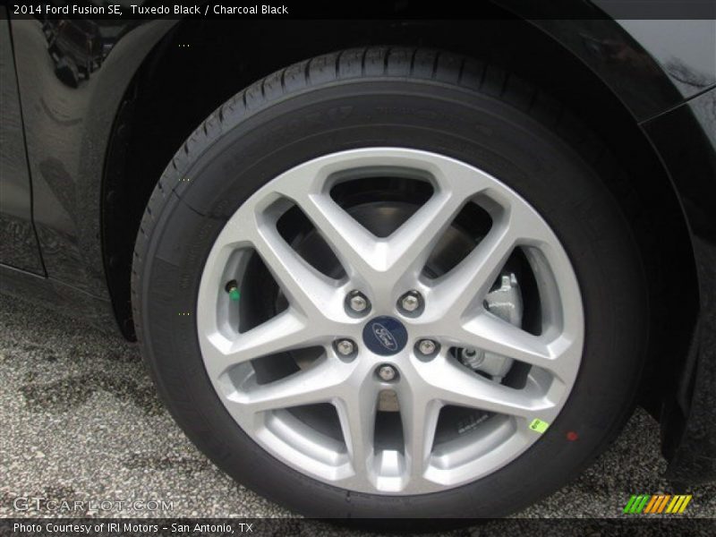Tuxedo Black / Charcoal Black 2014 Ford Fusion SE