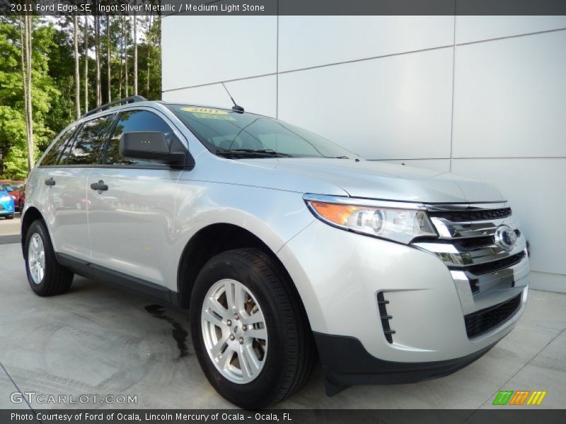 Front 3/4 View of 2011 Edge SE