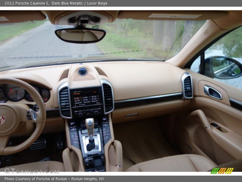 Dashboard of 2011 Cayenne S