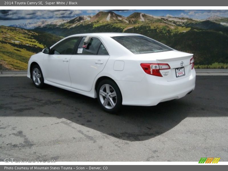Super White / Black 2014 Toyota Camry SE