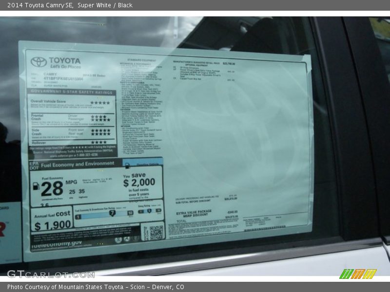 Super White / Black 2014 Toyota Camry SE