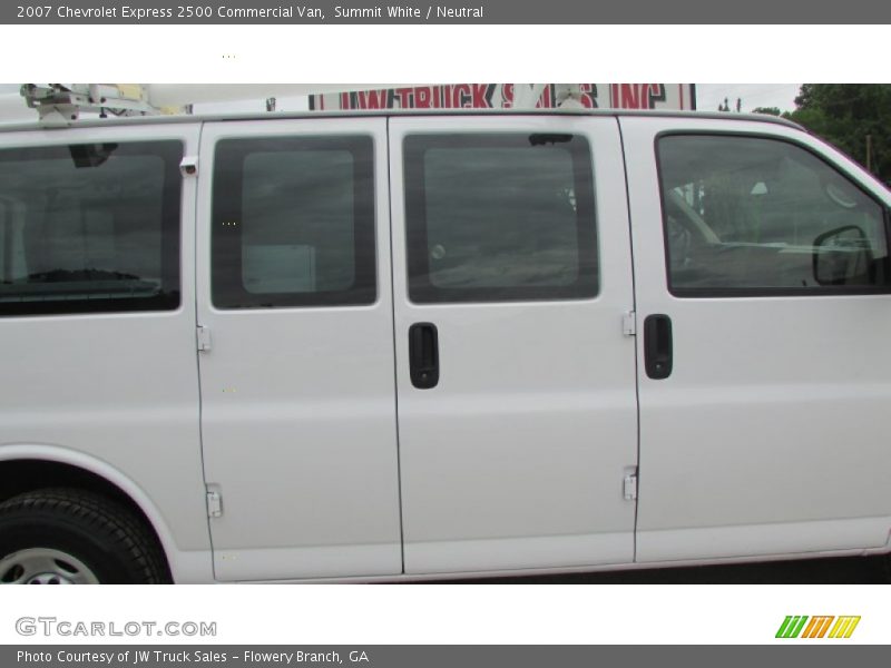 Summit White / Neutral 2007 Chevrolet Express 2500 Commercial Van