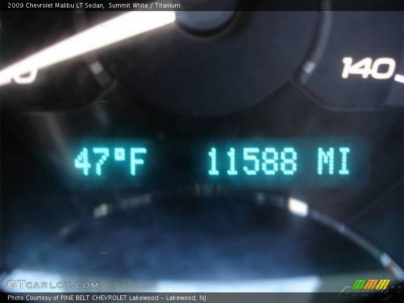 Summit White / Titanium 2009 Chevrolet Malibu LT Sedan
