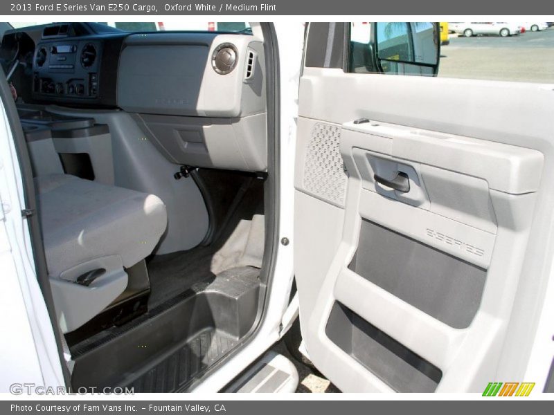 Oxford White / Medium Flint 2013 Ford E Series Van E250 Cargo