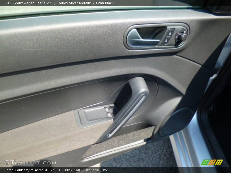 Reflex Silver Metallic / Titan Black 2012 Volkswagen Beetle 2.5L