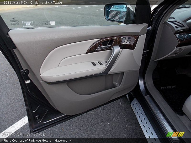 Grigio Metallic / Taupe 2011 Acura MDX