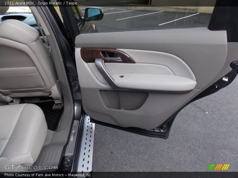 Grigio Metallic / Taupe 2011 Acura MDX