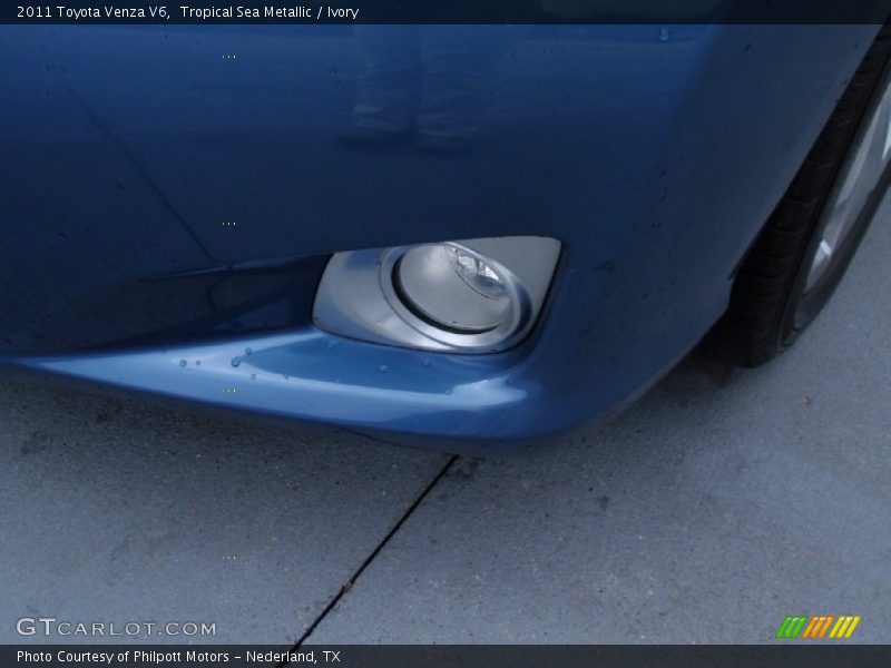 Tropical Sea Metallic / Ivory 2011 Toyota Venza V6