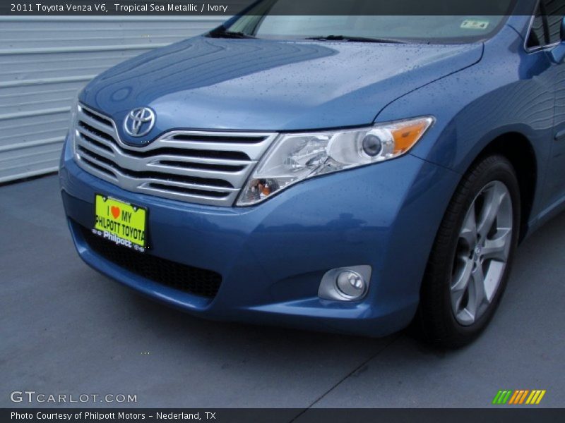 Tropical Sea Metallic / Ivory 2011 Toyota Venza V6