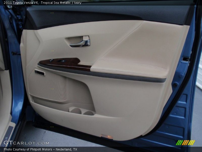 Tropical Sea Metallic / Ivory 2011 Toyota Venza V6