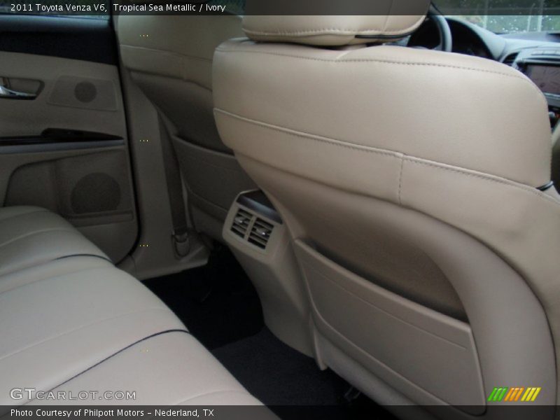 Tropical Sea Metallic / Ivory 2011 Toyota Venza V6