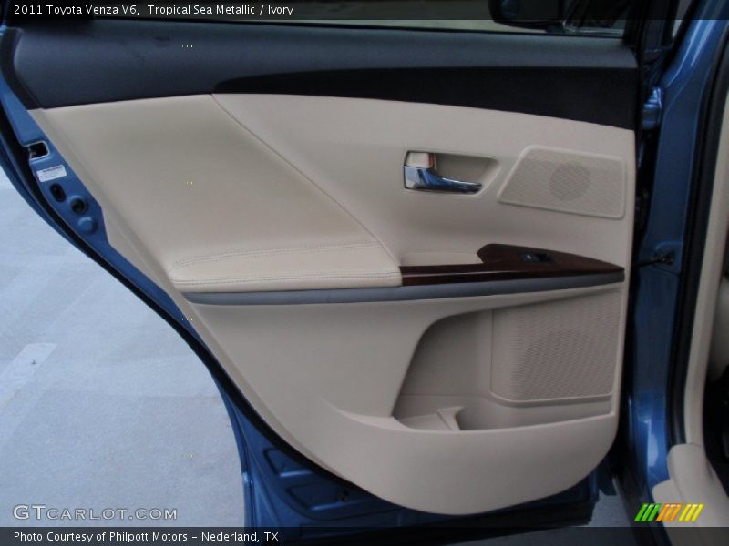 Tropical Sea Metallic / Ivory 2011 Toyota Venza V6