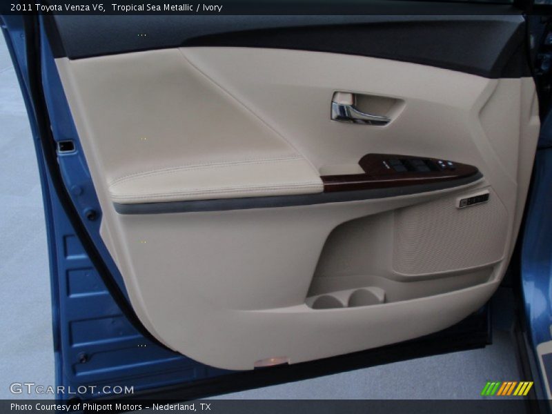 Tropical Sea Metallic / Ivory 2011 Toyota Venza V6