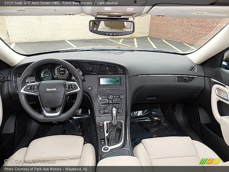 Dashboard of 2010 9-5 Aero Sedan XWD