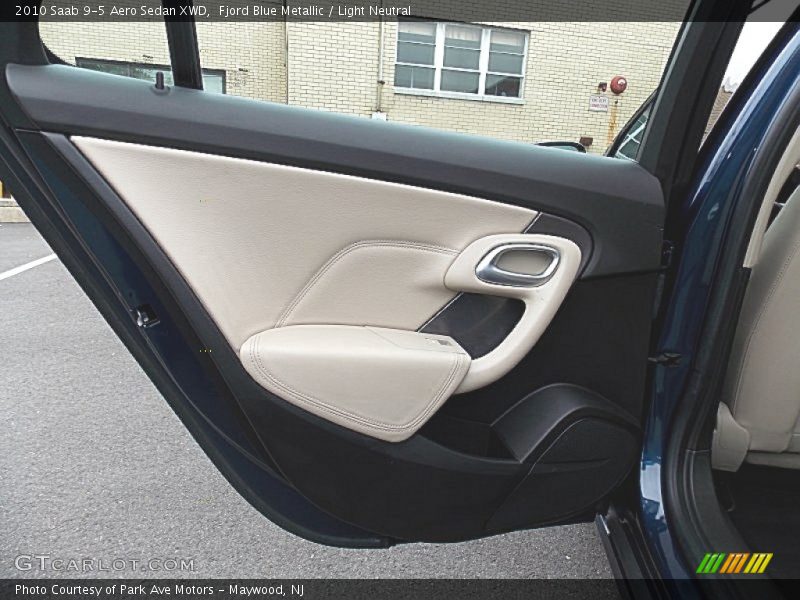 Door Panel of 2010 9-5 Aero Sedan XWD