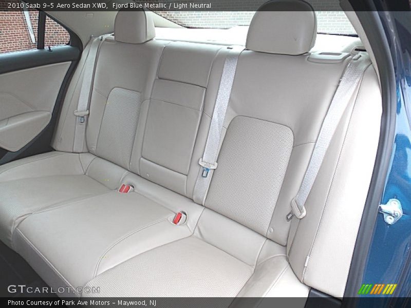 Rear Seat of 2010 9-5 Aero Sedan XWD