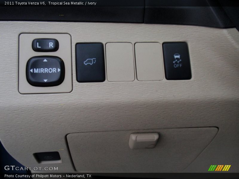 Tropical Sea Metallic / Ivory 2011 Toyota Venza V6