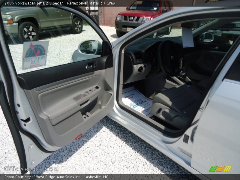 Reflex Silver Metallic / Grey 2006 Volkswagen Jetta 2.5 Sedan