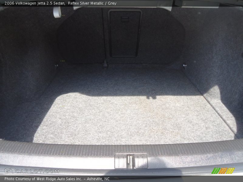 Reflex Silver Metallic / Grey 2006 Volkswagen Jetta 2.5 Sedan