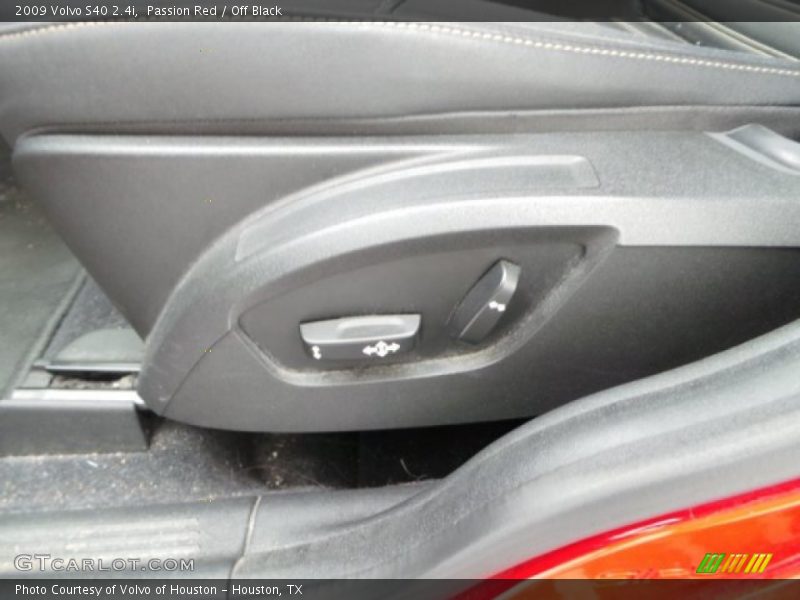 Passion Red / Off Black 2009 Volvo S40 2.4i