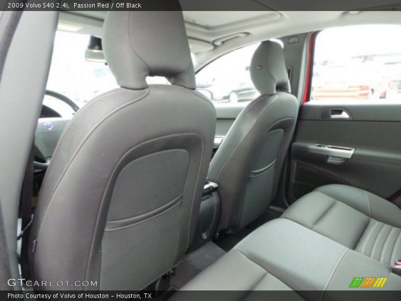 Passion Red / Off Black 2009 Volvo S40 2.4i