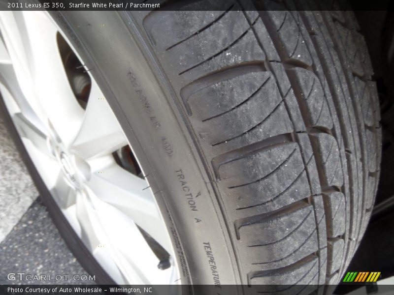 Starfire White Pearl / Parchment 2011 Lexus ES 350