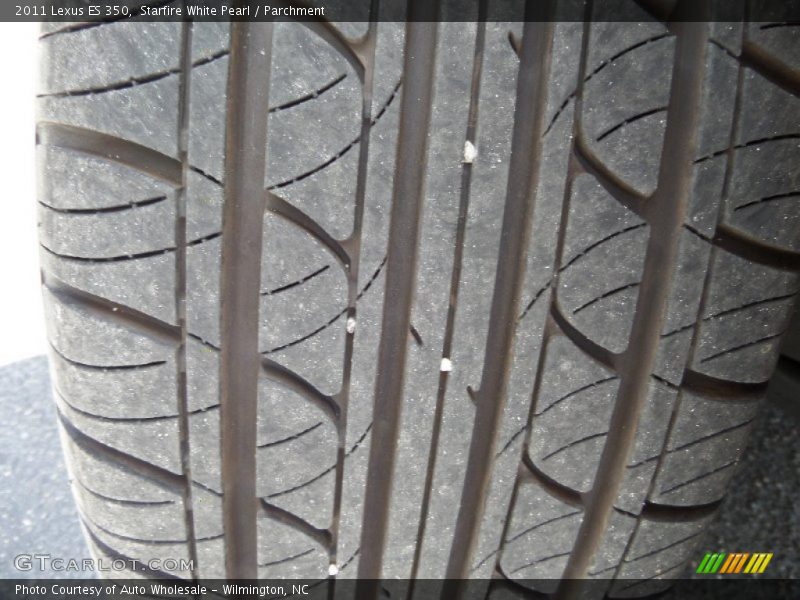 Starfire White Pearl / Parchment 2011 Lexus ES 350