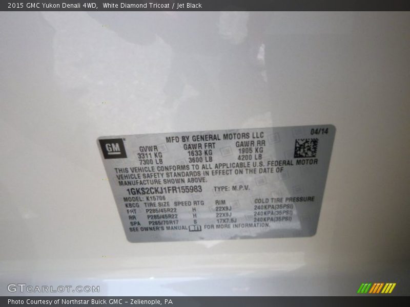 White Diamond Tricoat / Jet Black 2015 GMC Yukon Denali 4WD