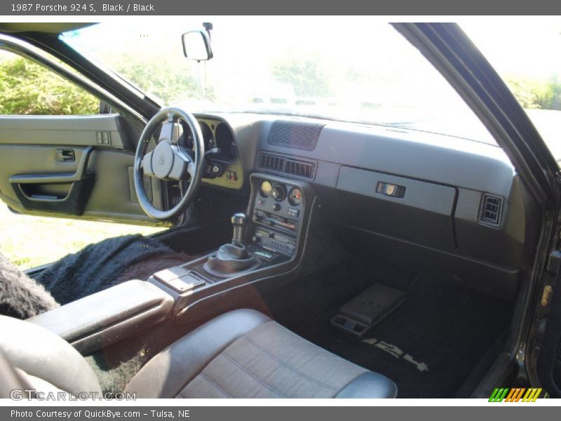 Black / Black 1987 Porsche 924 S