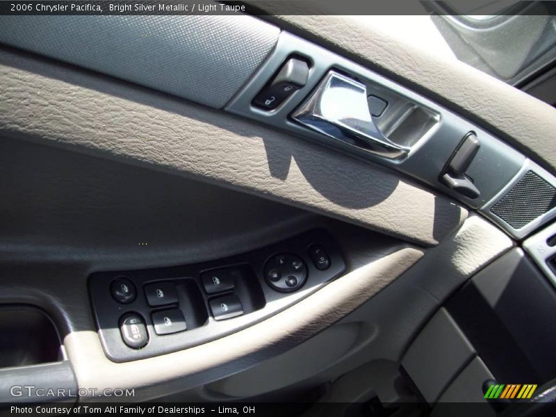 Bright Silver Metallic / Light Taupe 2006 Chrysler Pacifica