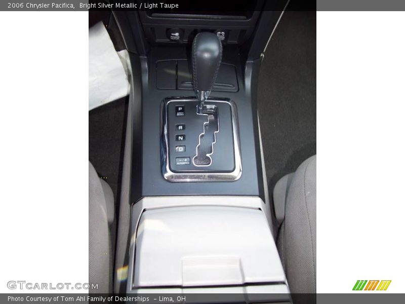 Bright Silver Metallic / Light Taupe 2006 Chrysler Pacifica