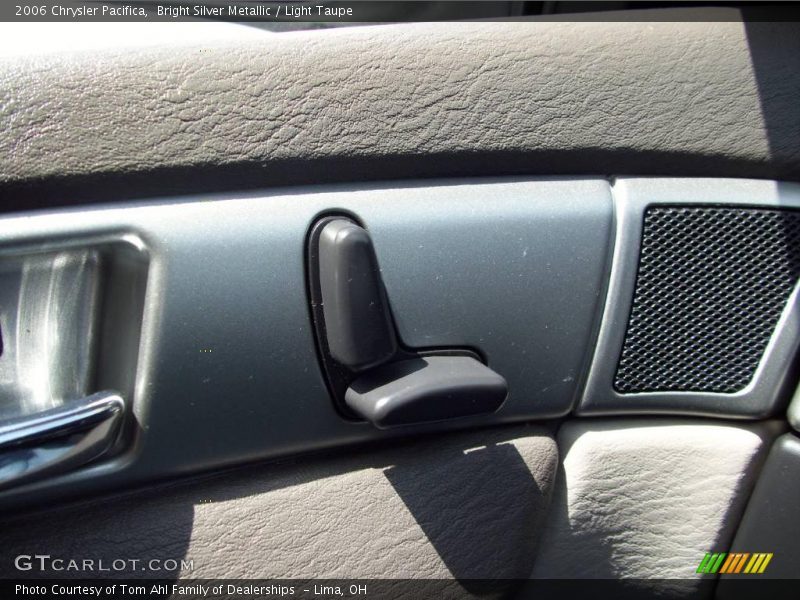Bright Silver Metallic / Light Taupe 2006 Chrysler Pacifica
