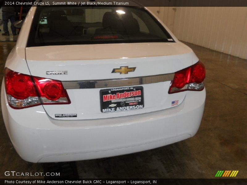 Summit White / Jet Black/Medium Titanium 2014 Chevrolet Cruze LS