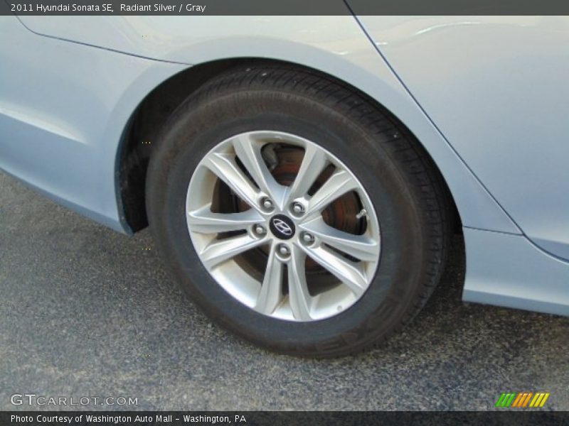 Radiant Silver / Gray 2011 Hyundai Sonata SE