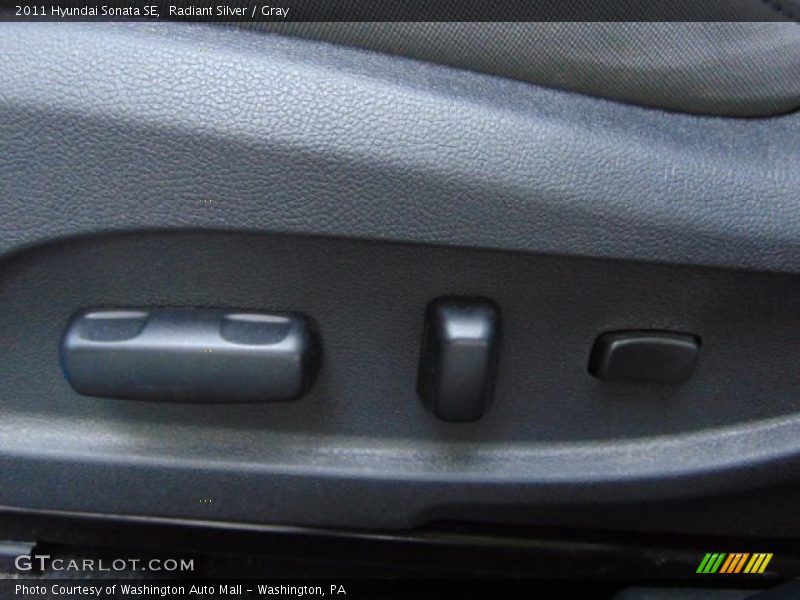 Radiant Silver / Gray 2011 Hyundai Sonata SE