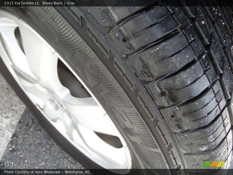 Ebony Black / Gray 2013 Kia Sorento LX