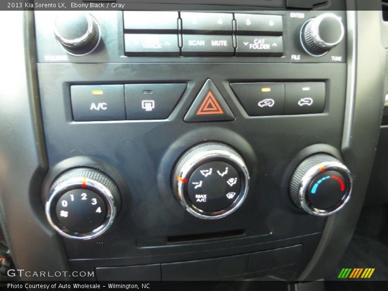 Ebony Black / Gray 2013 Kia Sorento LX