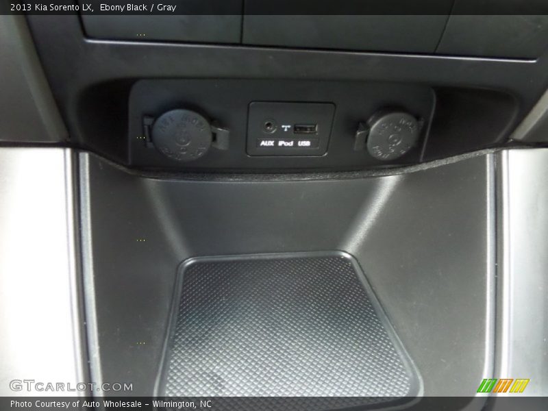 Ebony Black / Gray 2013 Kia Sorento LX